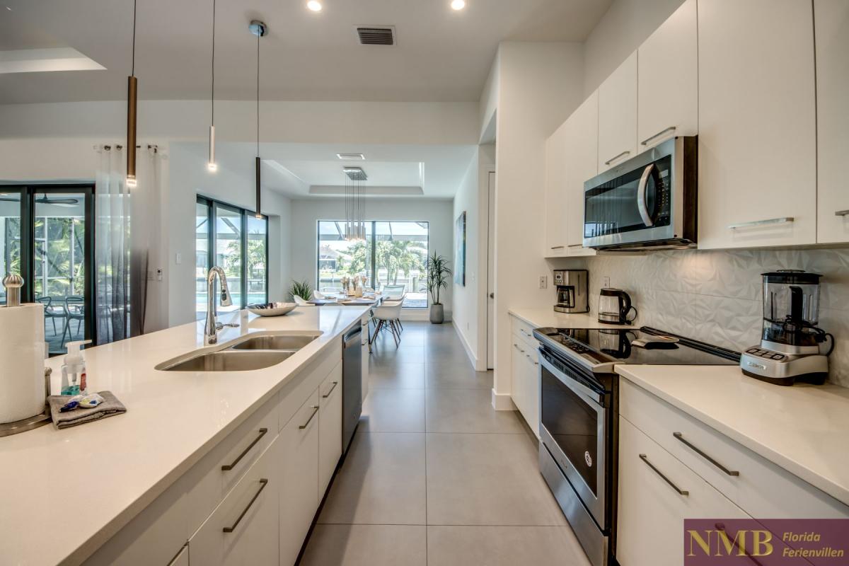 Ferienhaus-Cape-Coral-Pink-Lemonade_34-Kitchen
