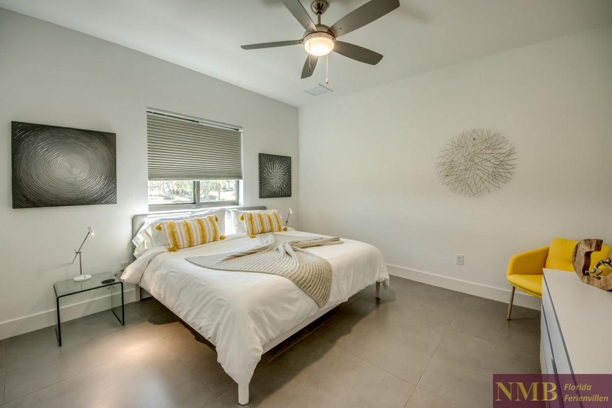 Ferienhaus-Cape-Coral-Pink-Lemonade_50-Bedroom-3