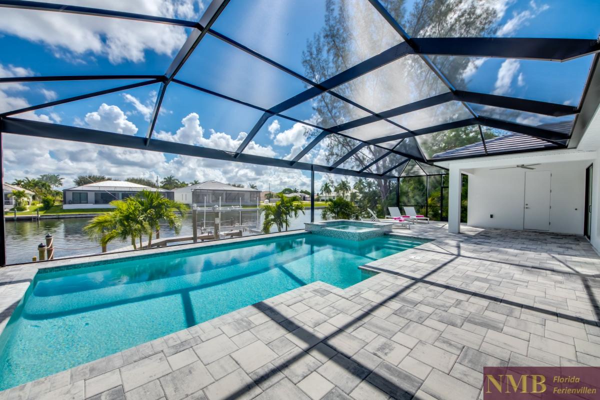 Ferienhaus-Cape-Coral-Pink-Lemonade_56-Pool