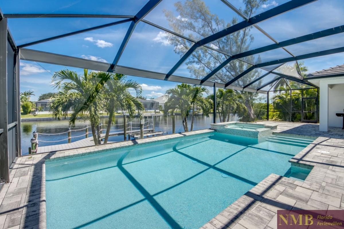 Ferienhaus-Cape-Coral-Pink-Lemonade_74-Pool-Hot-Tub