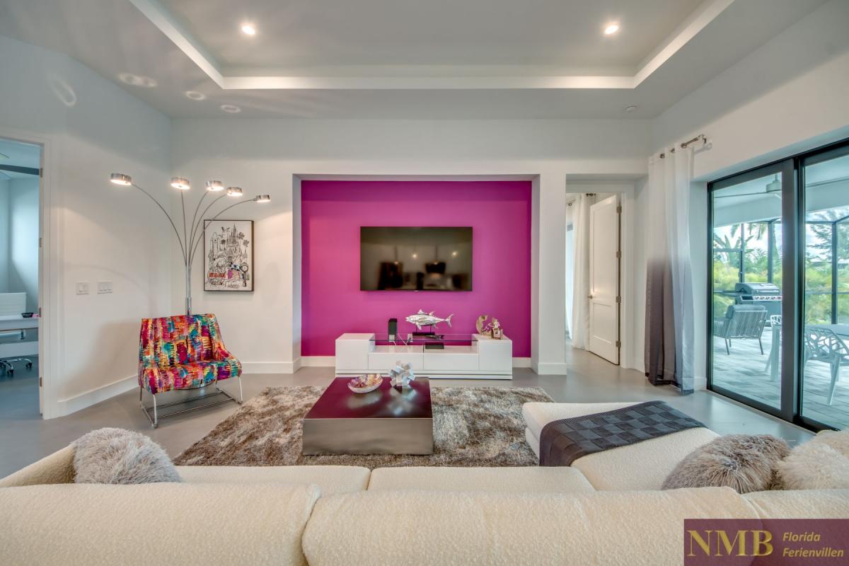 Ferienhaus-Cape-Coral-Pink-Lemonade_9-Living-Room