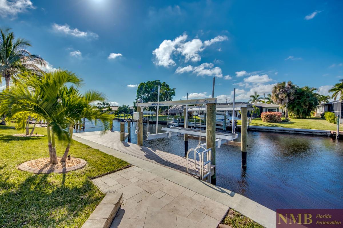 Ferienhaus-Cape-Coral-Madison-Garden_84-Dock-Boat-LIft