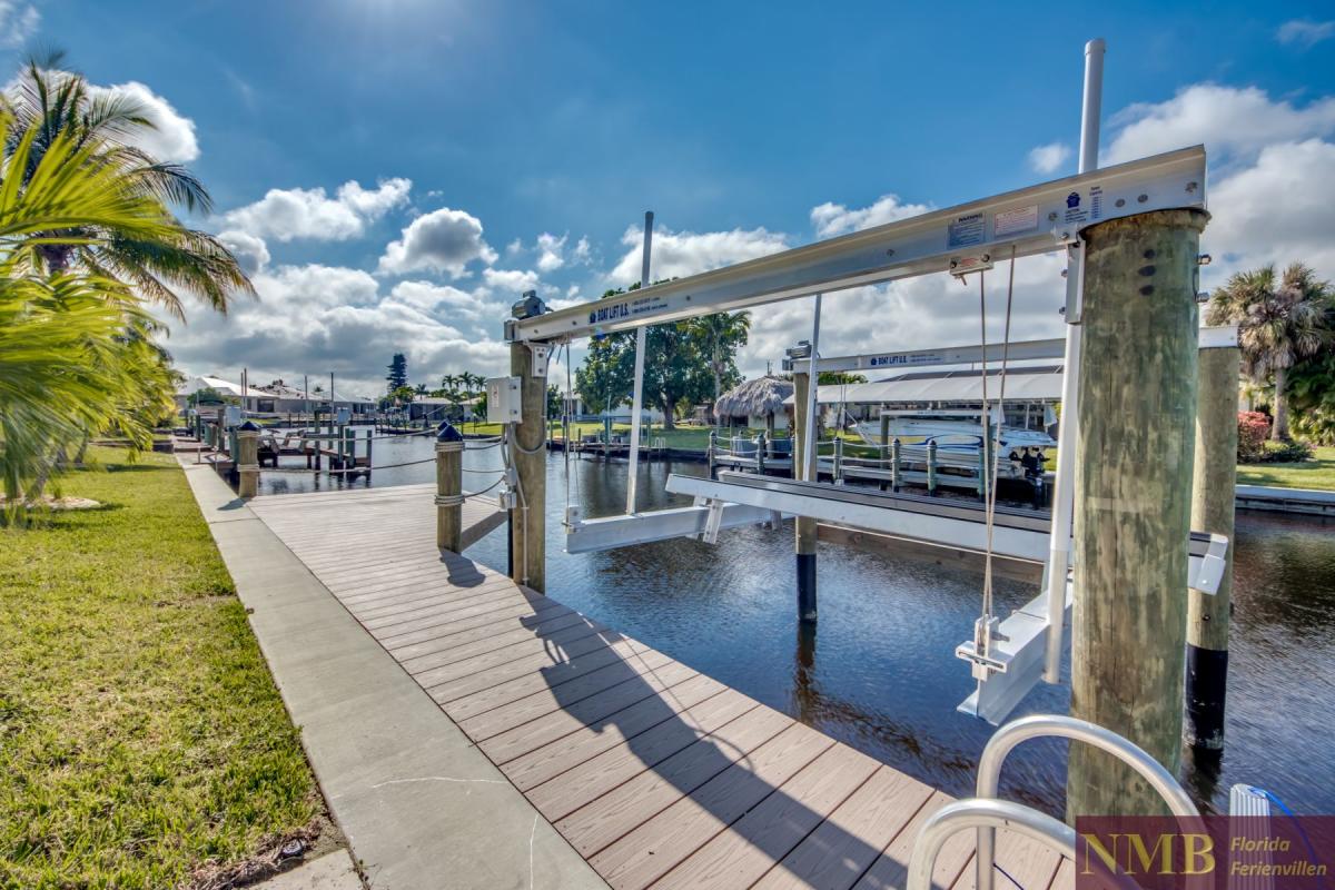 Ferienhaus-Cape-Coral-Madison-Garden_85-Dock-Boat-Lift