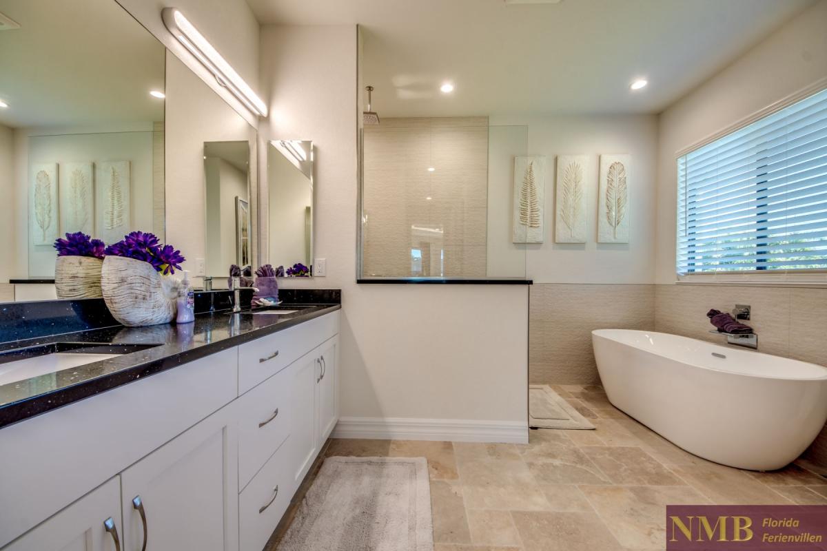 Ferienhaus-Cape-Coral-Genesis_42-Master-Bathroom