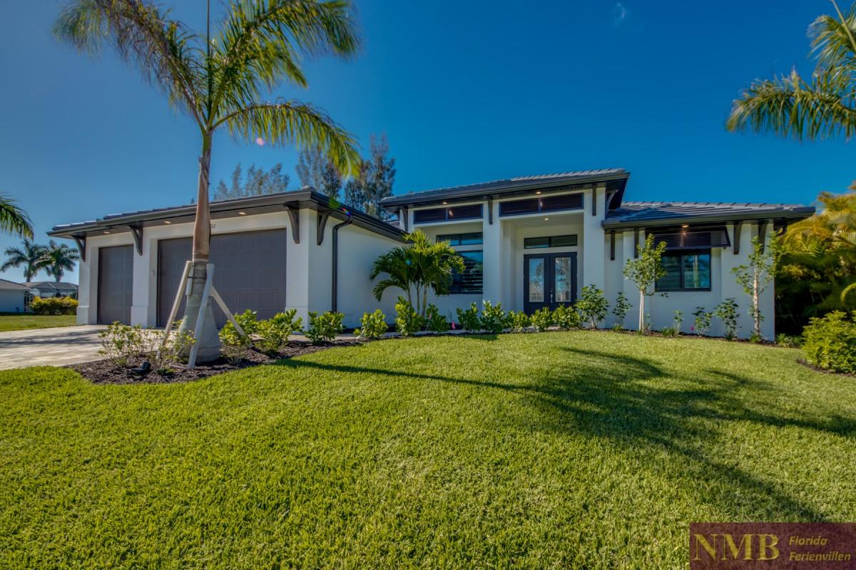 Ferienhaus-Cape-Coral-Henderson_77-Front-of-Villa-Front-of-Villa