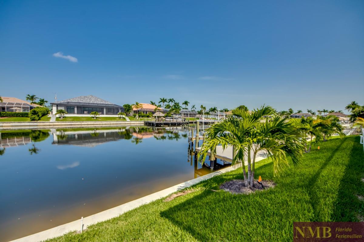 Ferienhaus-Cape-Coral-Villa-Lumina_78-Backyard