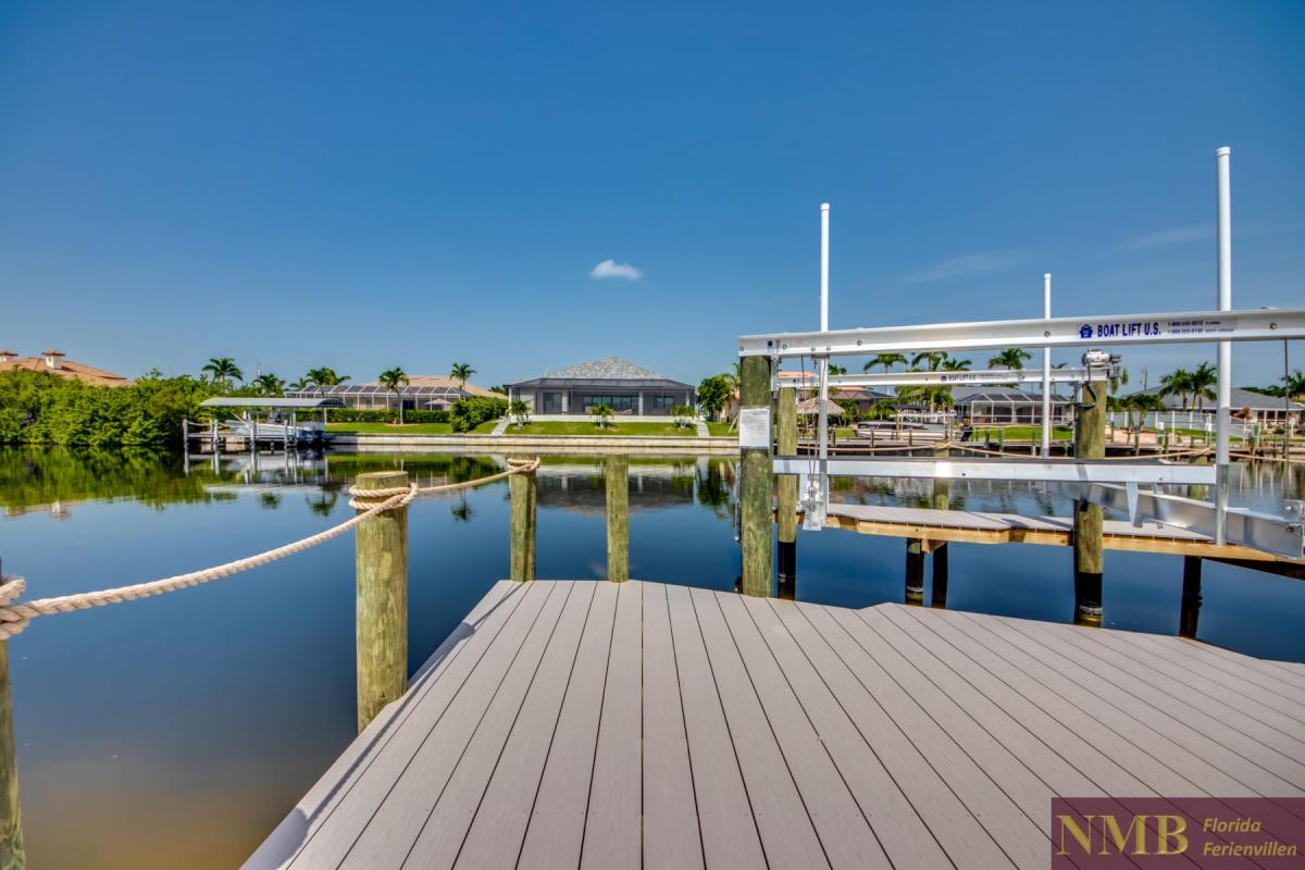 Ferienhaus-Cape-Coral-Villa-Lumina_83-Dock-Boat-Lift