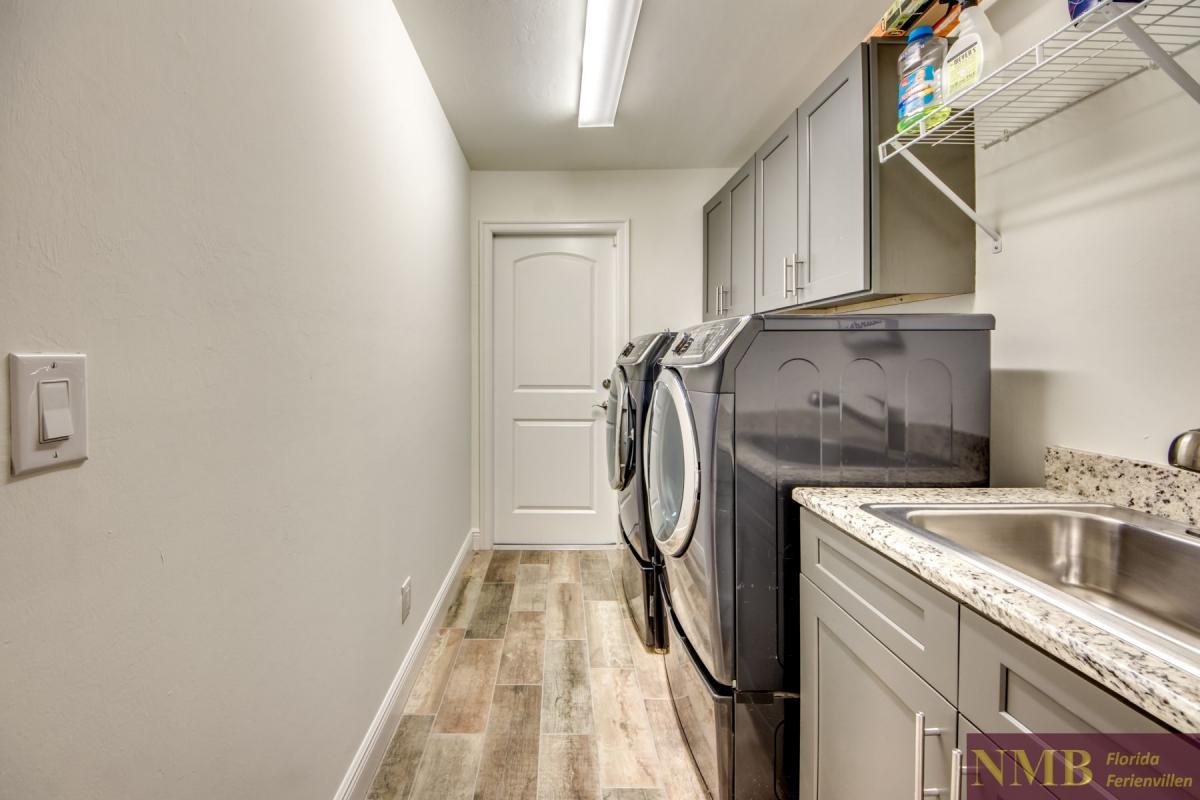 Ferienhaus-Cape-Coral-Villa-Blue-Moon_59-Laundry-Room