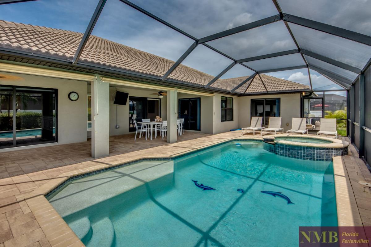 Ferienhaus-Cape-Coral-Villa-Blue-Moon_67-Pool-Hot-Tub