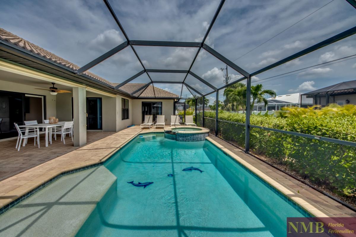 Ferienhaus-Cape-Coral-Villa-Blue-Moon_68-Pool-Hot-Tub