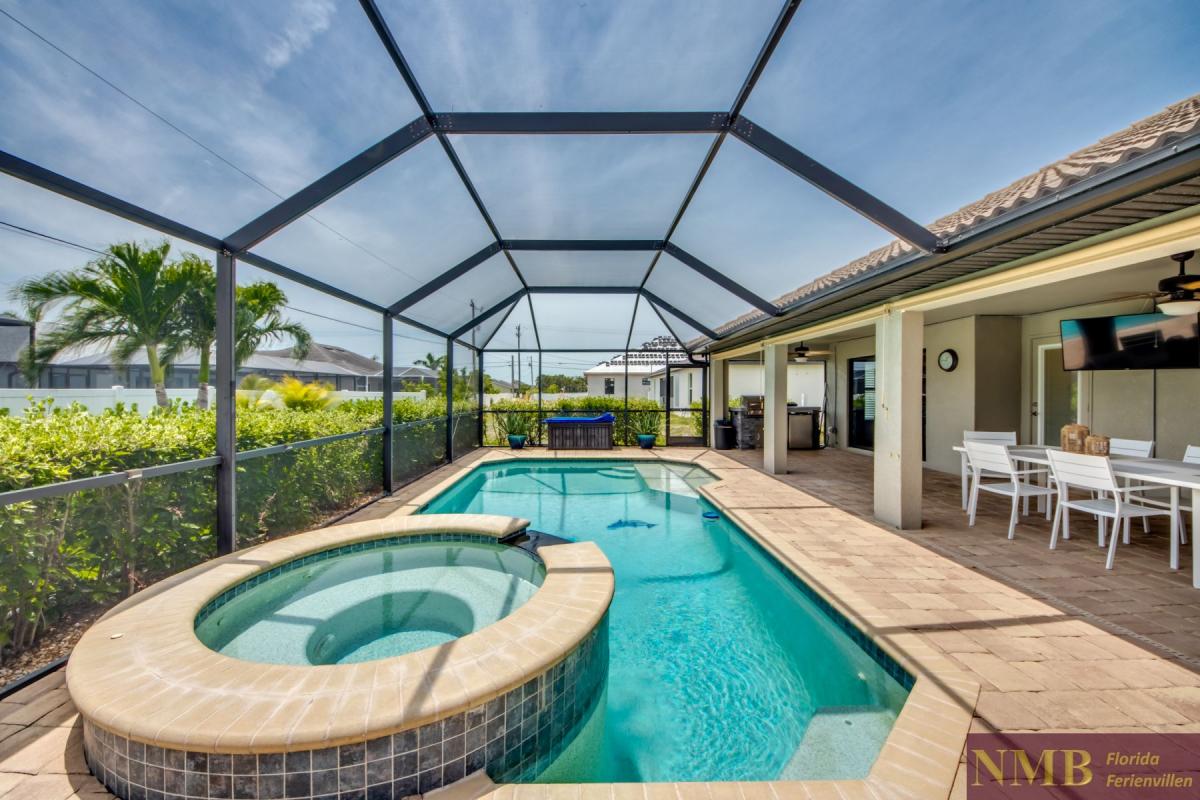 Ferienhaus-Cape-Coral-Villa-Blue-Moon_72-Pool-Hot-Tub