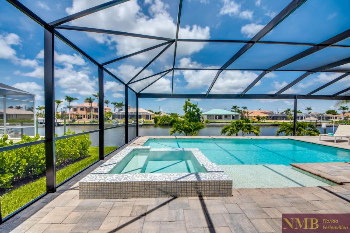 Ferienhaus-Cape-Coral-Villa-Hummingbird_67-Hot-Tub-Pool