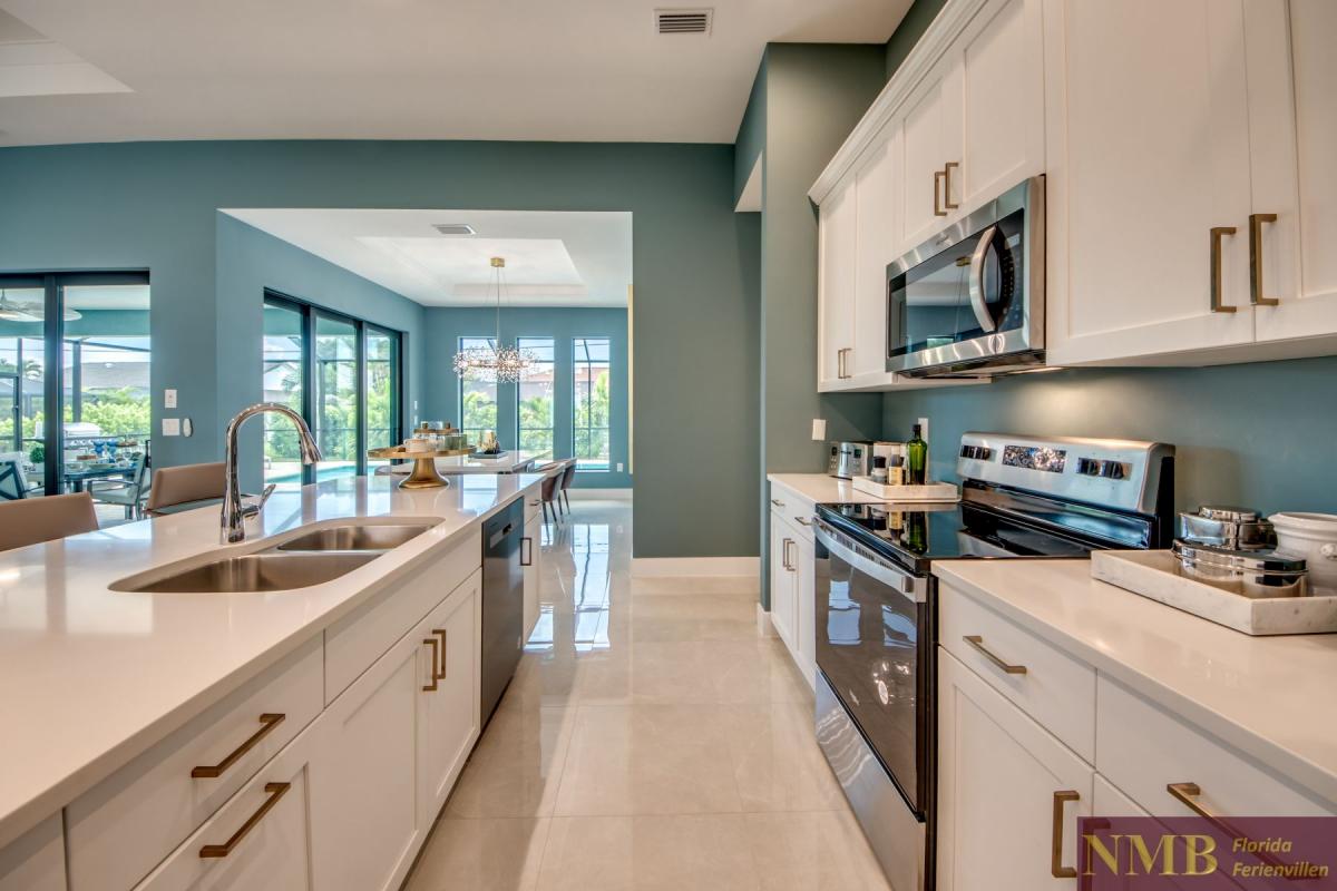 Ferienhaus-Cape-Coral-Villa-Tranquil-Sands_37-Kitchen