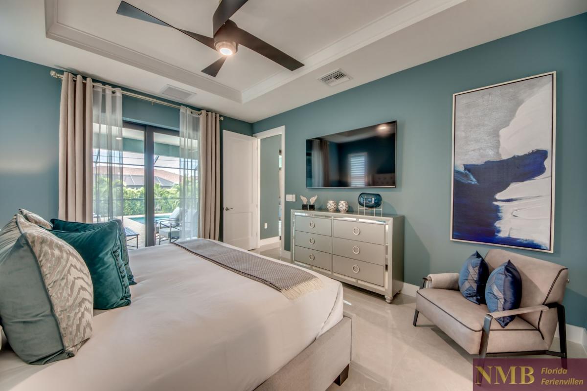 Ferienhaus-Cape-Coral-Villa-Tranquil-Sands_42-Master-Bedroom