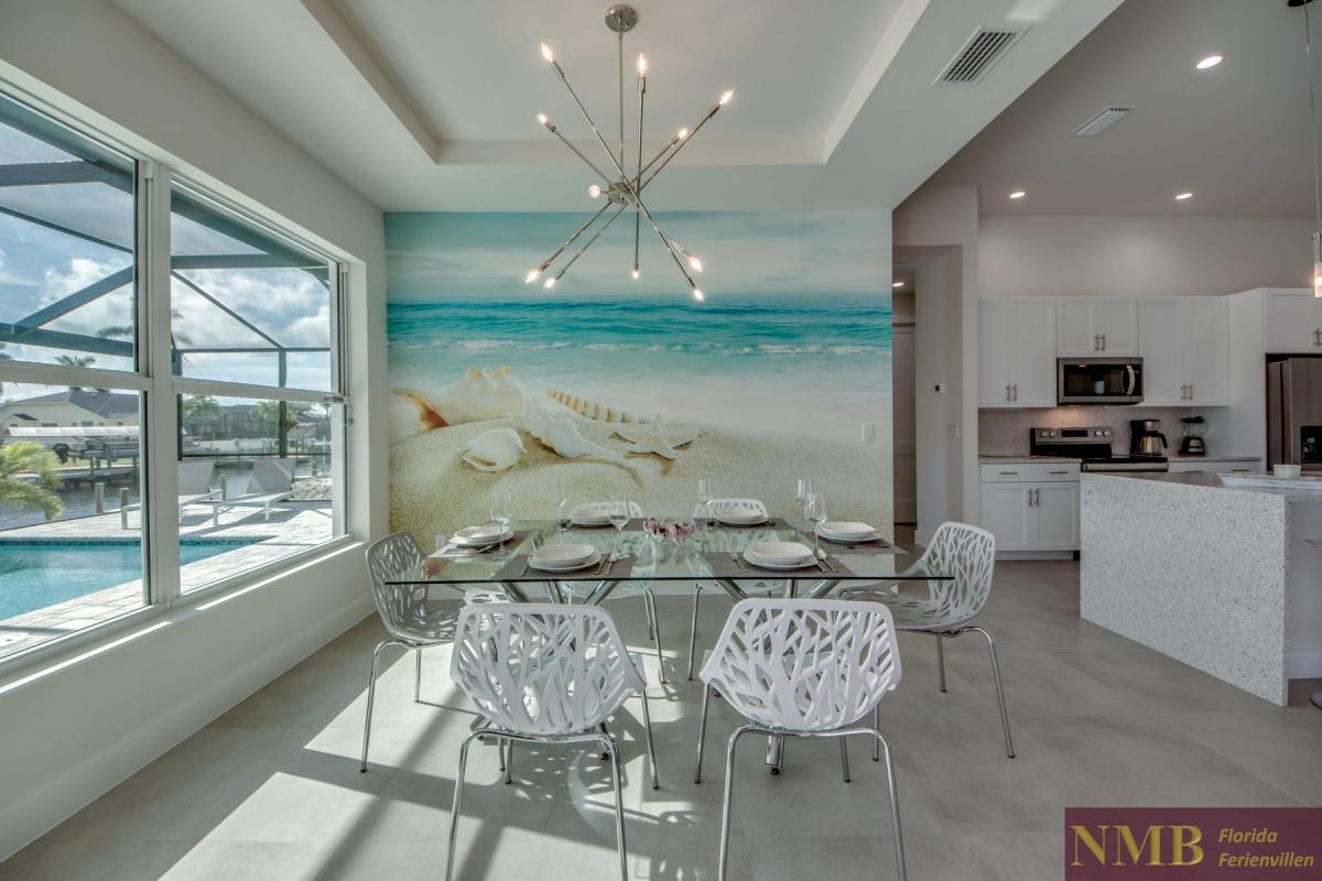 Ferienhaus-Cape-Coral-Villa-Sea-Shell_28-Dining-Room