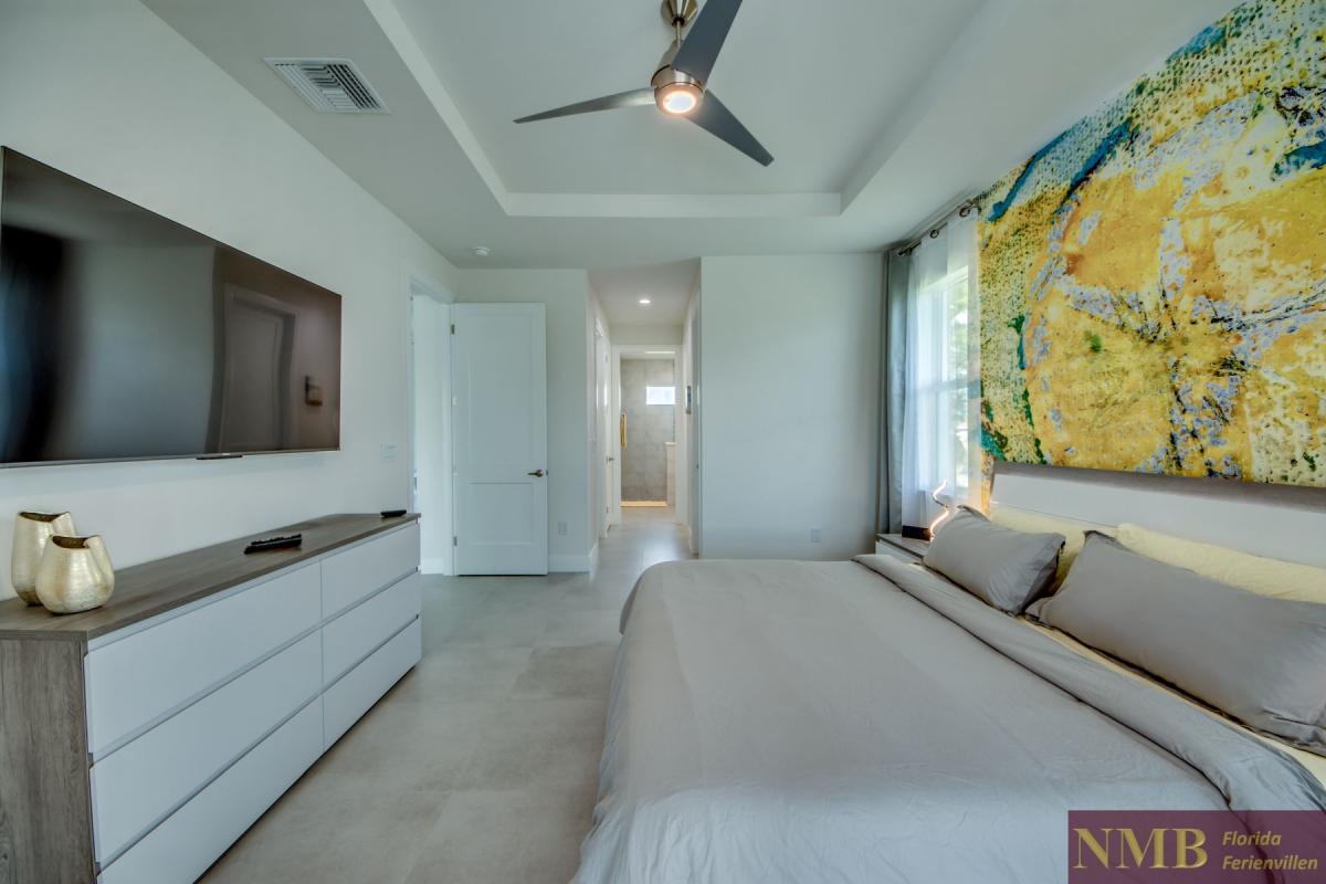 Ferienhaus-Cape-Coral-Villa-Sea-Shell_38-Master-Bedroom