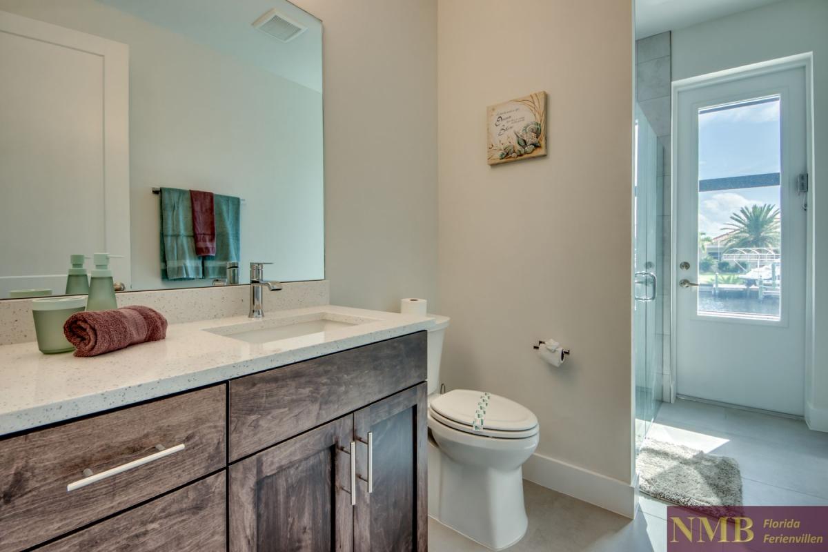 Ferienhaus-Cape-Coral-Villa-Sea-Shell_46-Guest-Bathroom