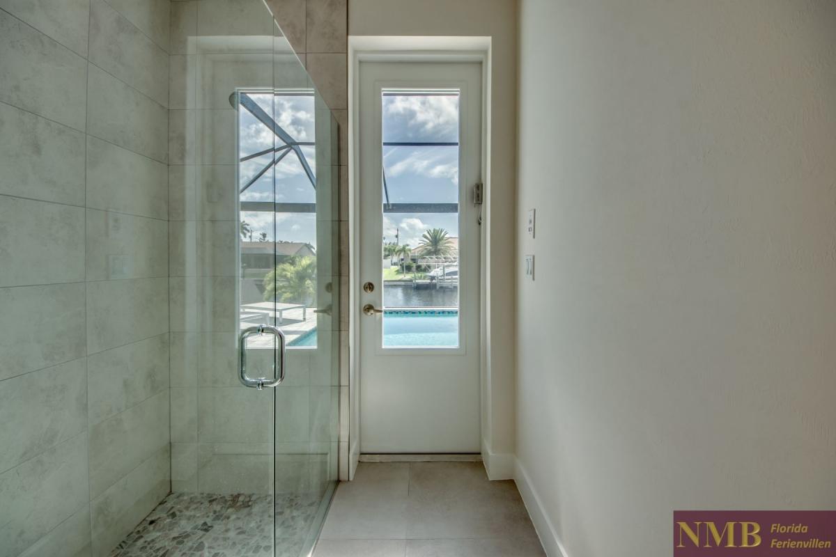 Ferienhaus-Cape-Coral-Villa-Sea-Shell_48-Guest-Bathroom