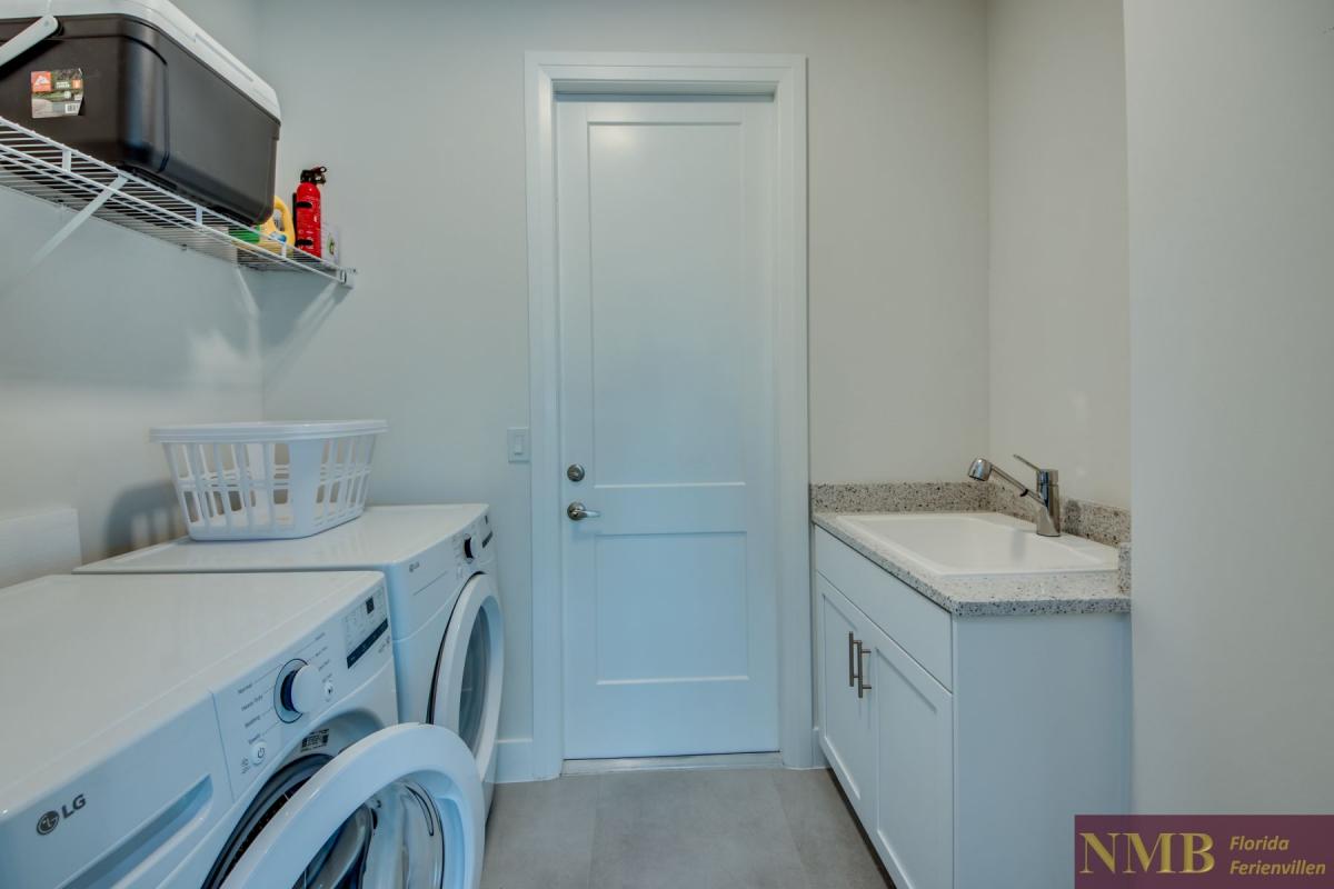 Ferienhaus-Cape-Coral-Villa-Sea-Shell_52-Laundry-Room