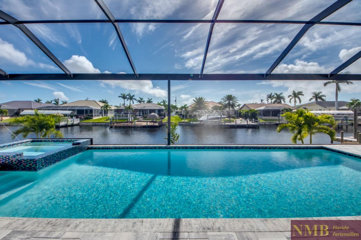 Ferienhaus-Cape-Coral-Villa-Sea-Shell_66-Pool