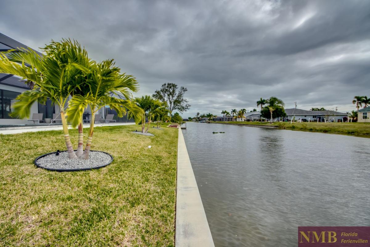 Ferienhaus-Cape-Coral-Villa-Athene_68-Backyard