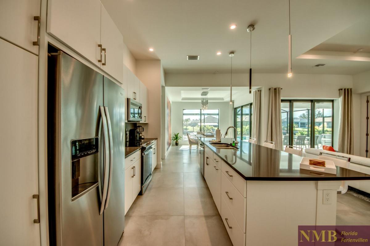 Ferienvilla-Summerwind-Cape-Coral_28-Kitchen