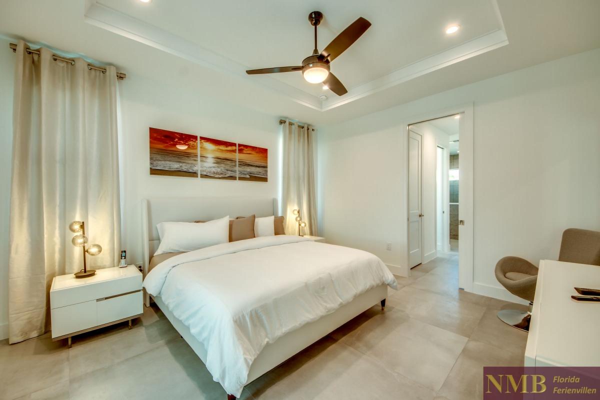 Ferienvilla-Summerwind-Cape-Coral_31-Master-Bedroom