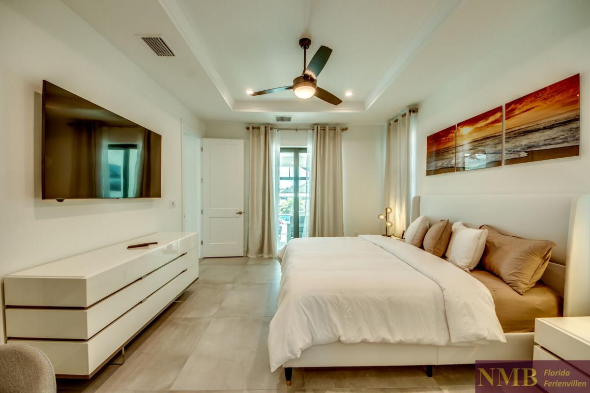 Ferienvilla-Summerwind-Cape-Coral_34-Master-Bedroom
