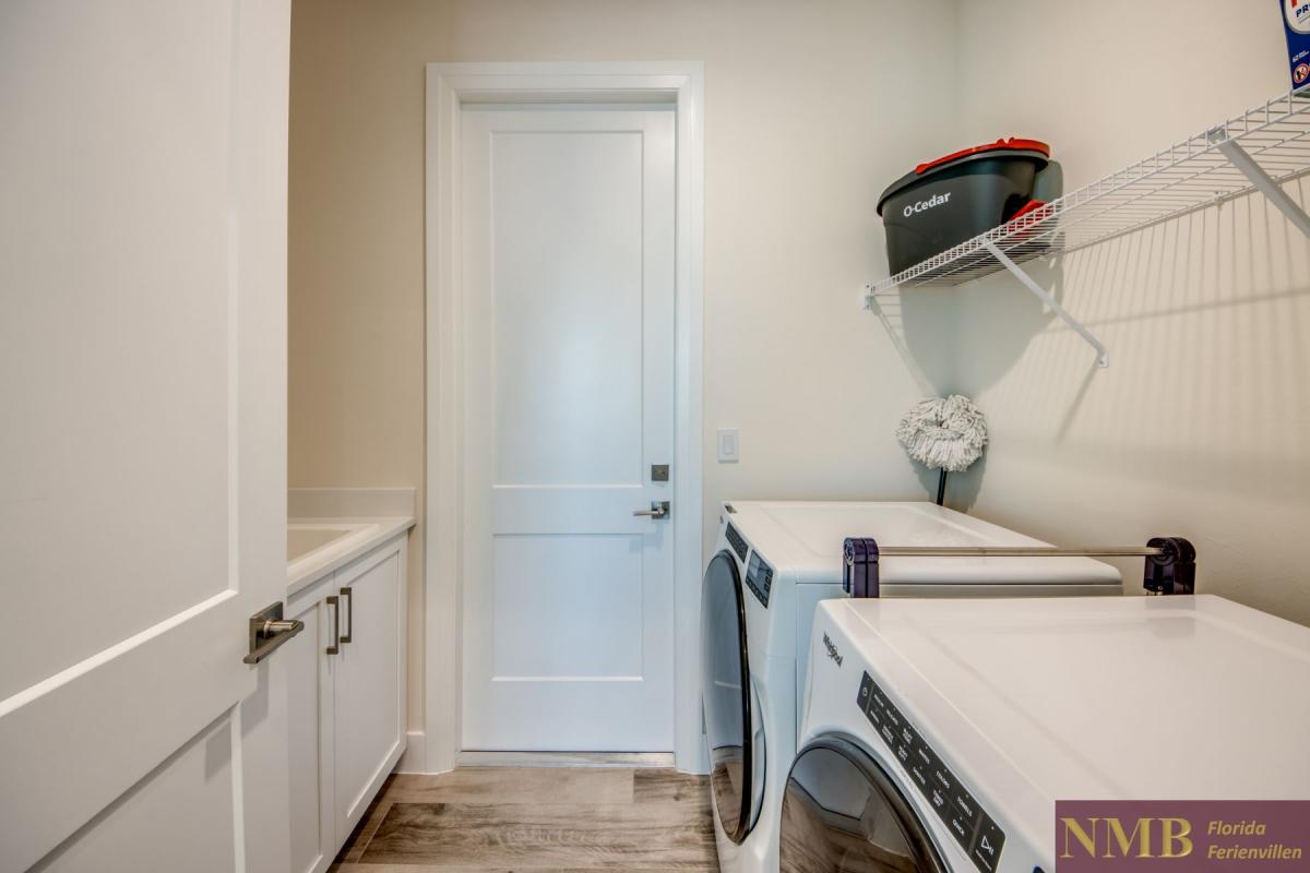 Ferienhaus-Cape-Coral-Villa-Winking-Owl_47-Laundry-Room