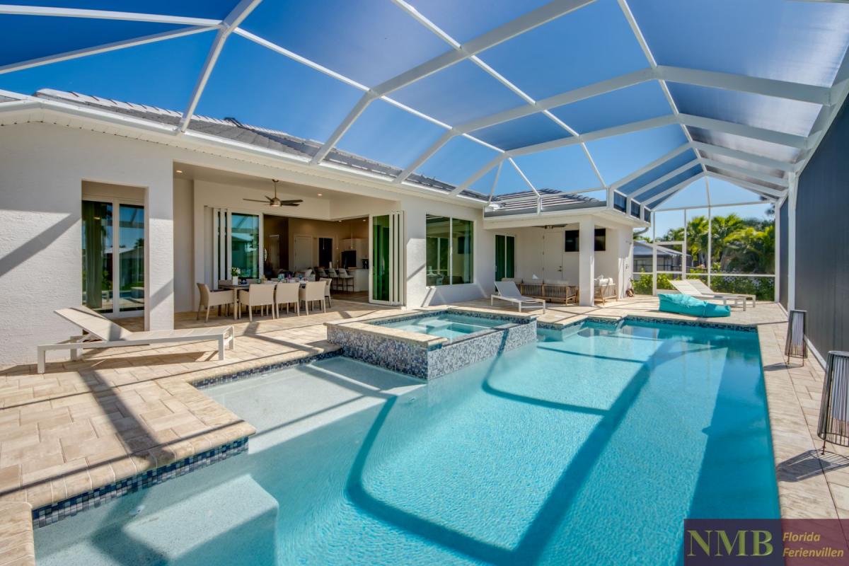 Ferienhaus-Cape-Coral-Villa-Winking-Owl_68-Pool-Hot-Tub