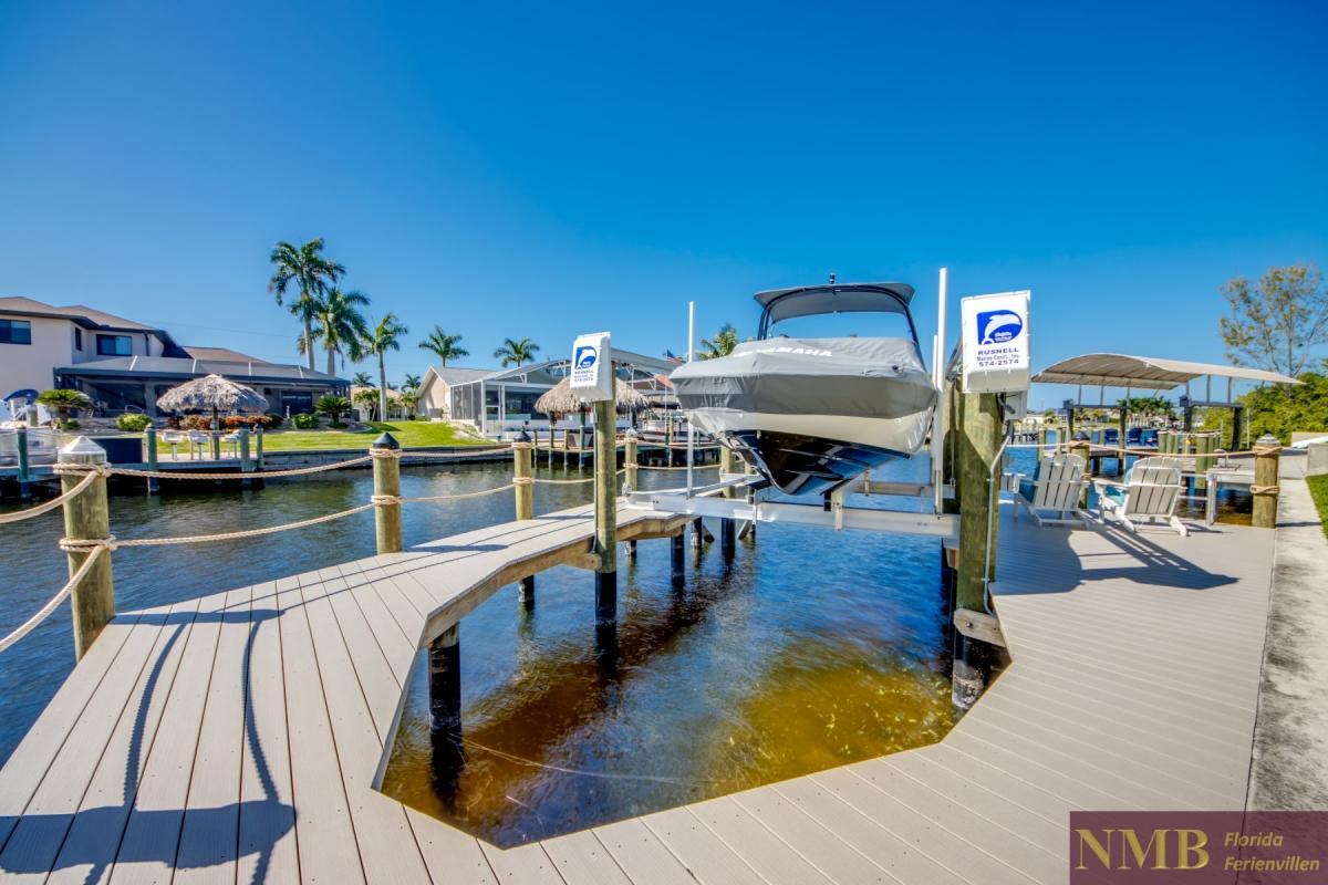 Ferienhaus-Cape-Coral-Villa-Winking-Owl_76-Dock-Boat-Lift