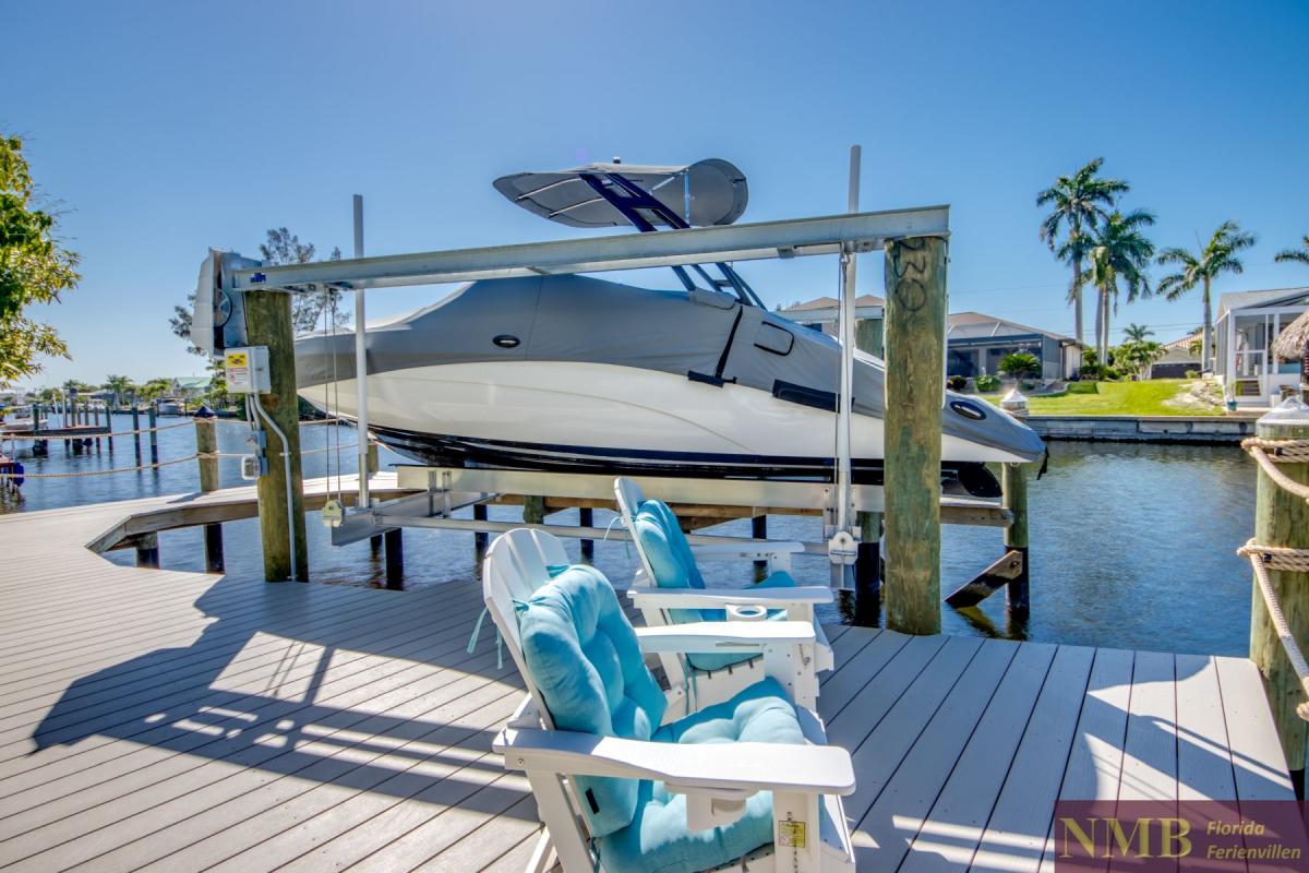 Ferienhaus-Cape-Coral-Villa-Winking-Owl_77-Dock-Boat-Lift