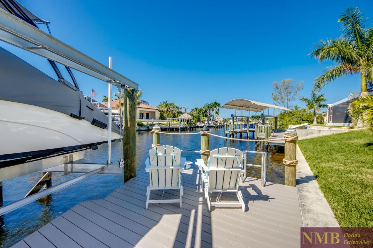 Ferienhaus-Cape-Coral-Villa-Winking-Owl_78-Dock-Boat-Lift