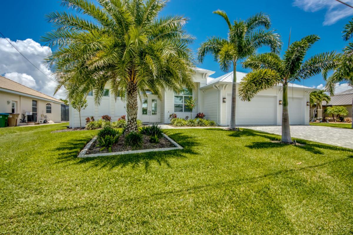Ferienhaus-Cape-Coral-Ocean-Dream_3-Front-of-Villa