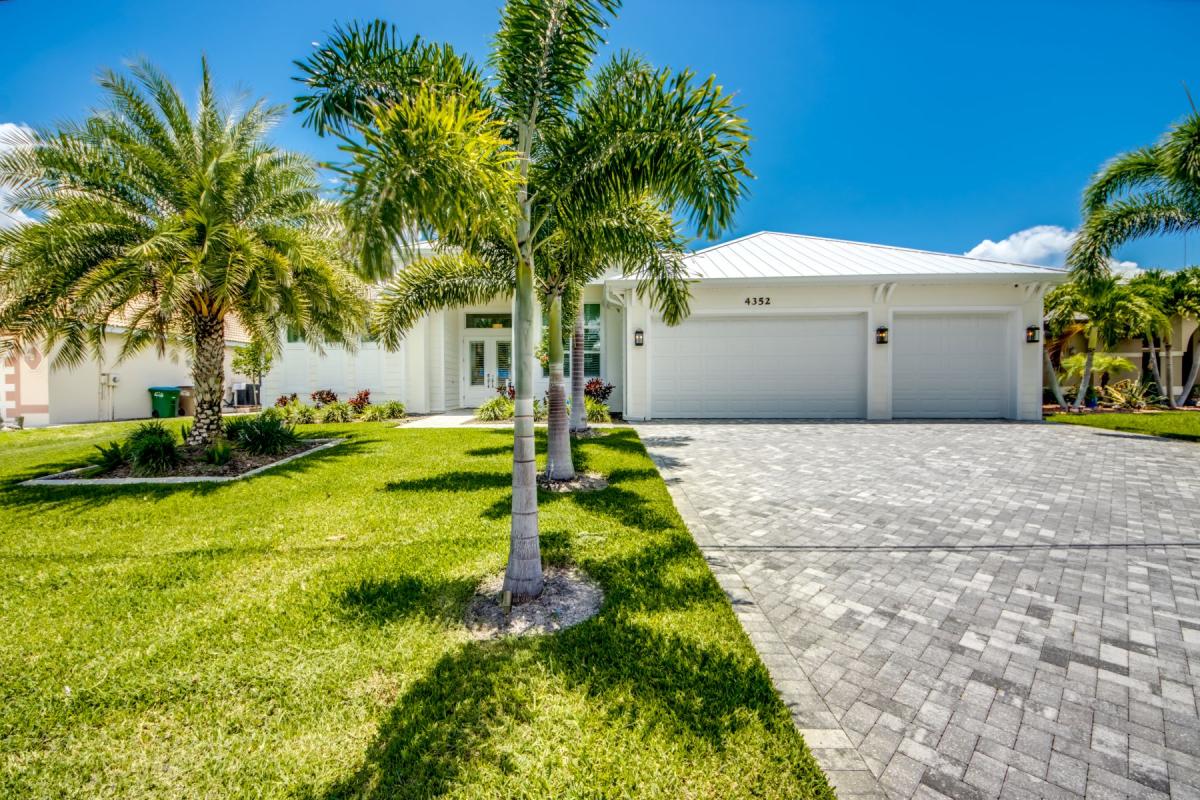 Ferienhaus-Cape-Coral-Ocean-Dream_4-Front-of-Villa