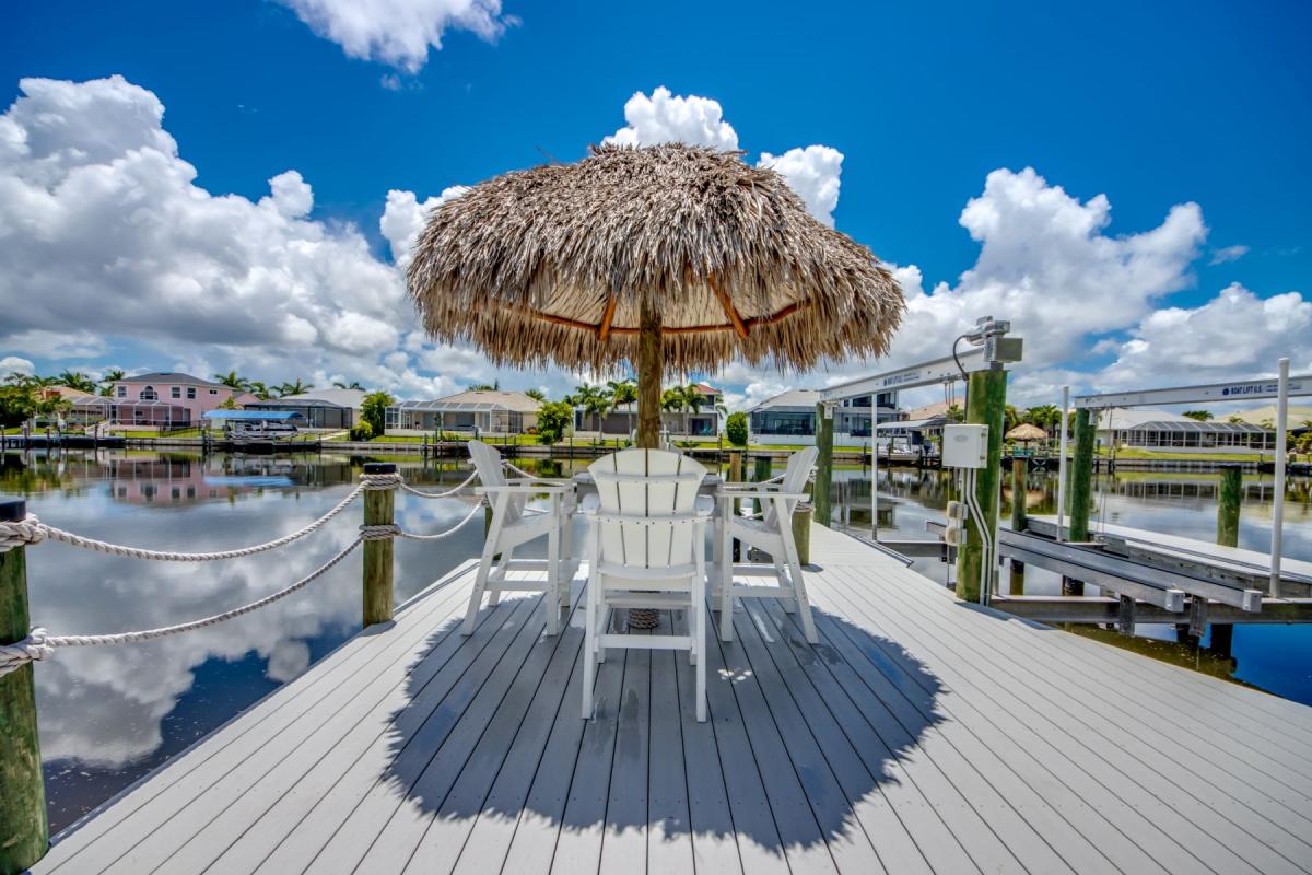 Ferienhaus-Cape-Coral-Ocean-Dream_83-Dock-Tiki