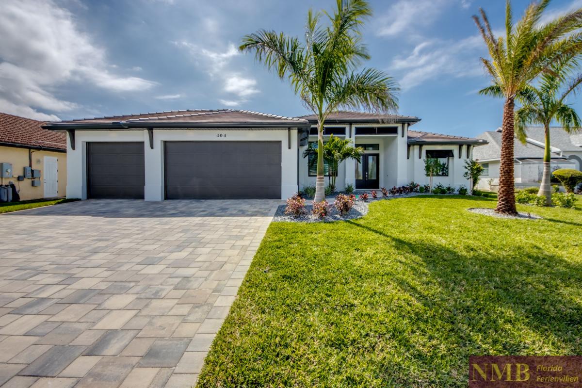 Ferienhaus-Cape-Coral-Sola_2-Front-of-Villa