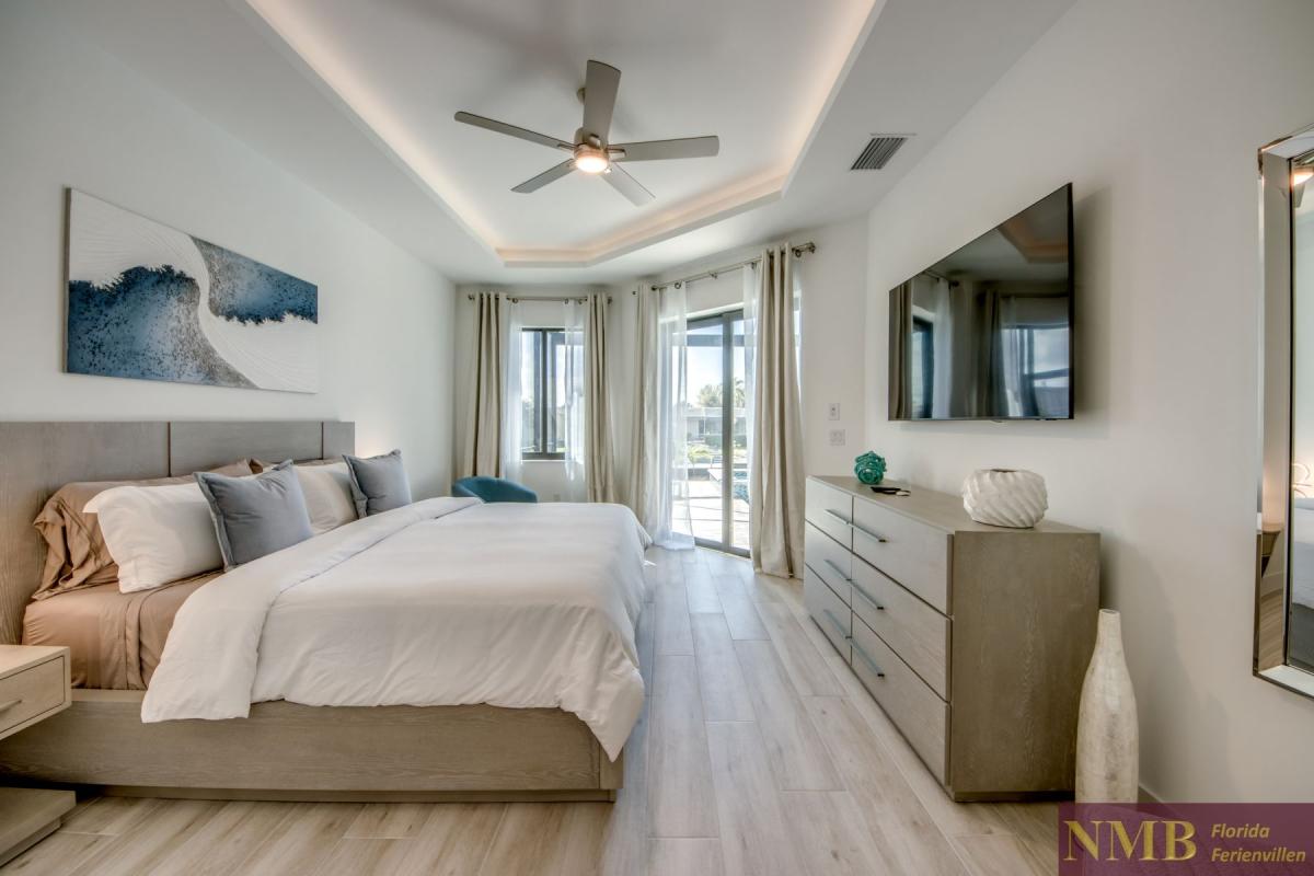 Ferienhaus-Cape-Coral-Sola_40-Master-Bedroom