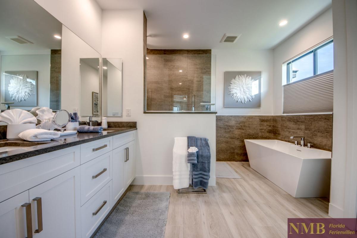 Ferienhaus-Cape-Coral-Sola_44-Master-Bathroom