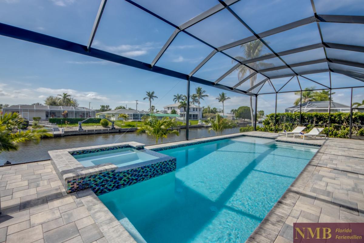 Ferienhaus-Cape-Coral-Sola_74-Pool-Hot-Tub