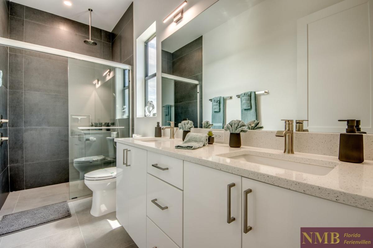 Ferienhaus-Cape-Coral-Sola_50-Guest-Suite-Bathroom