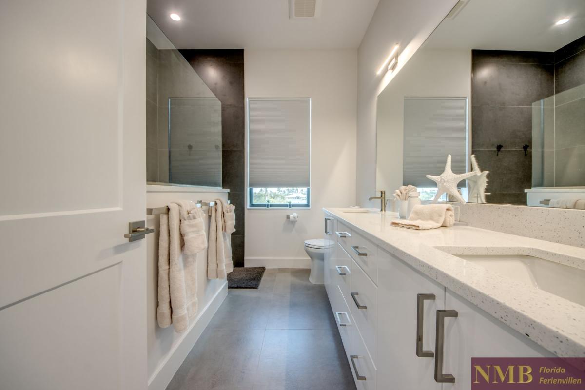 Ferienhaus-Cape-Coral-Sola_53-Guest-Bathroom