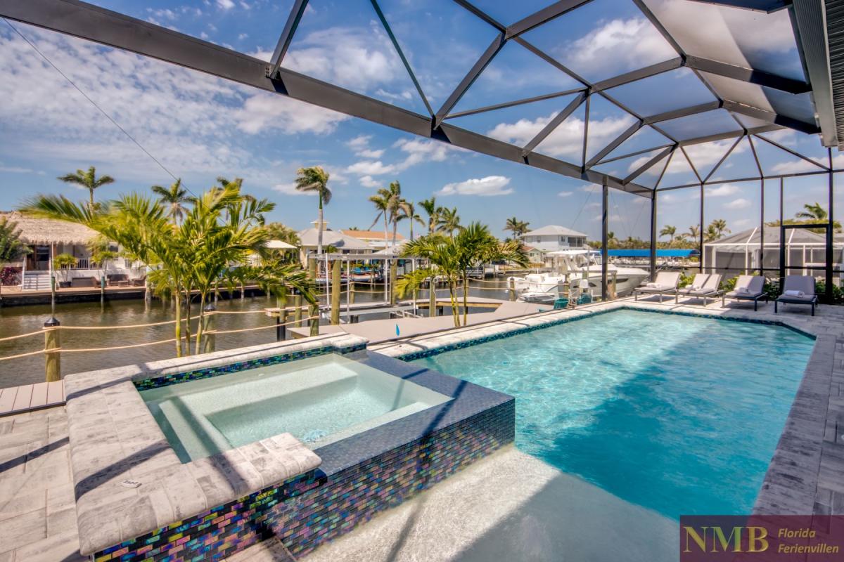 Ferienhaus-Cape-Coral-Sola_77-Pool-Hot-Tub