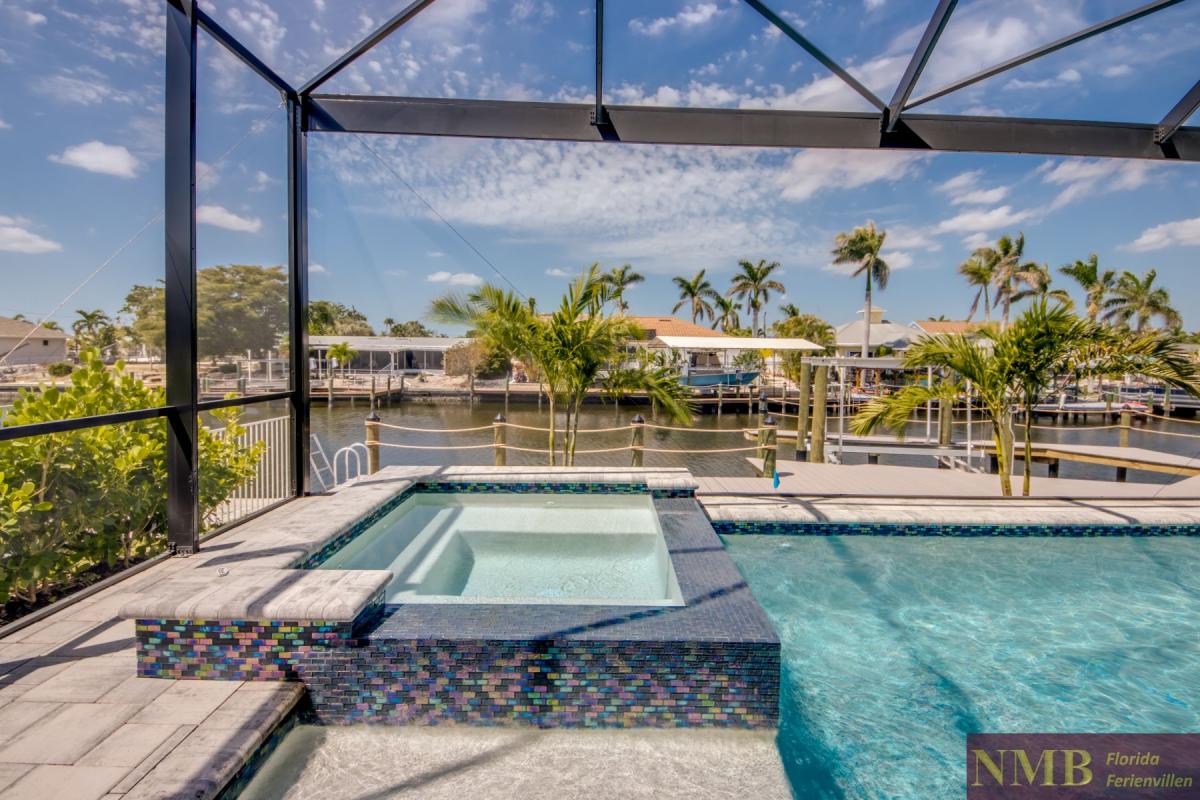Ferienhaus-Cape-Coral-Sola_78-Pool-Hot-Tub