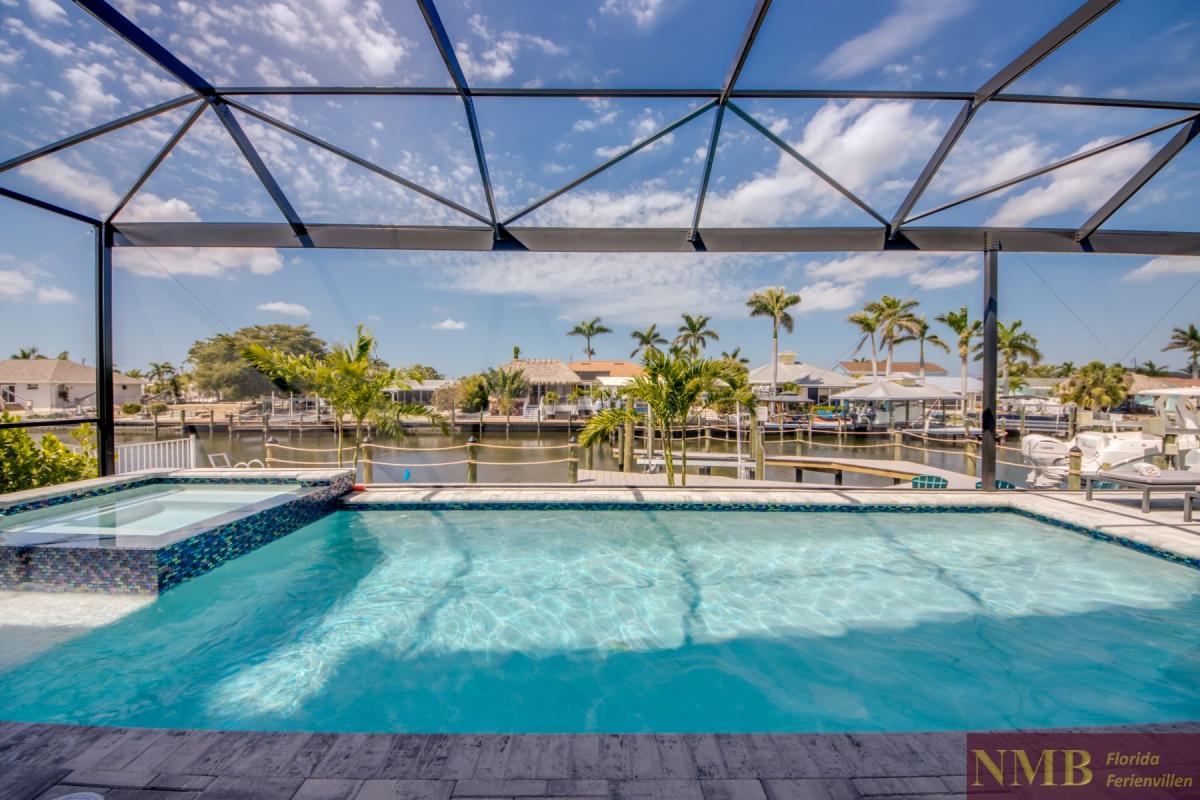 Ferienhaus-Cape-Coral-Sola_79-Pool-Hot-Tub