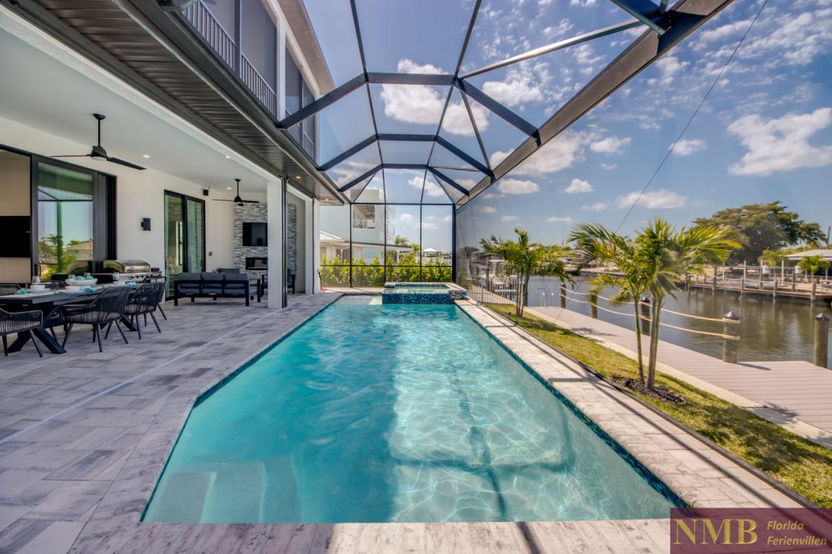 Ferienhaus-Cape-Coral-Sola_81-Pool-Hot-Tub