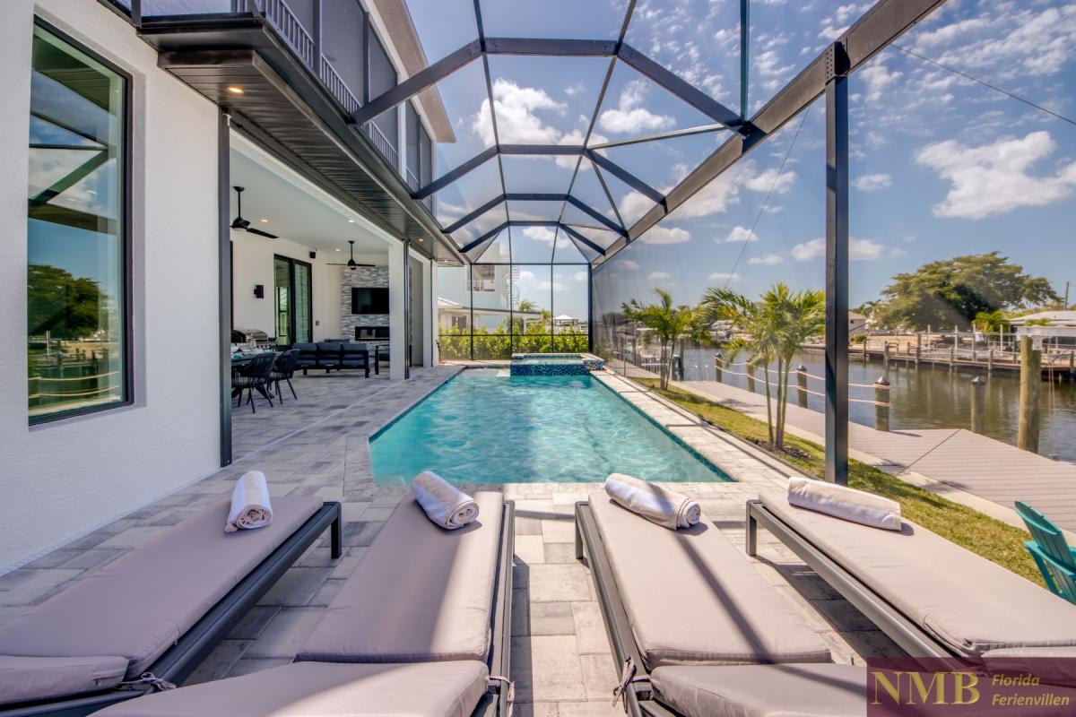 Ferienhaus-Cape-Coral-Sola_82-Pool-Hot-Tub