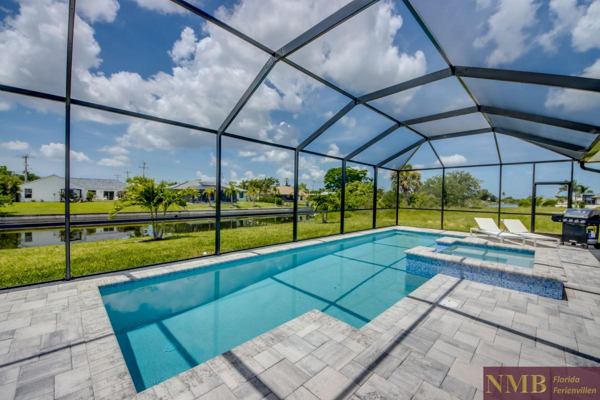 Ferienhaus-Cape-Coral-Just-Heaven_64-Pool-Hot-Tub