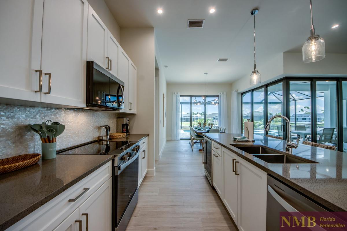 Cape_Coral_Ferienhaeuser_Barbara_35-Kitchen