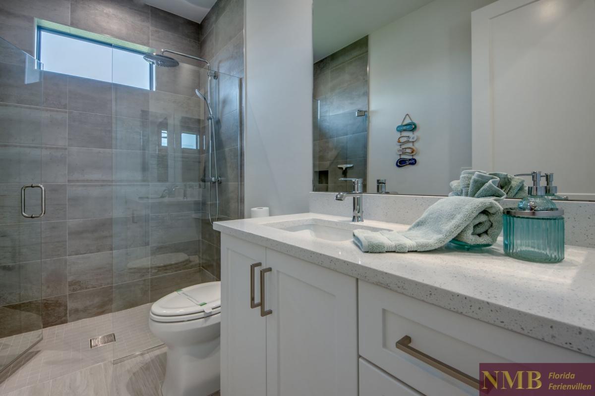 Cape_Coral_Ferienhaeuser_Barbara_53-Guest-Bathroom